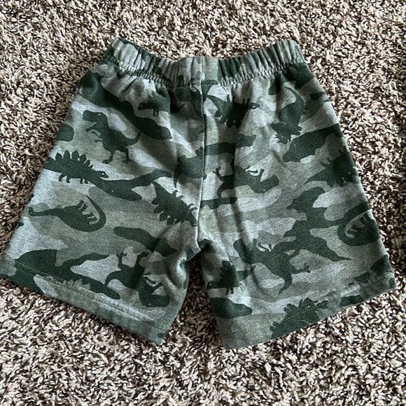 Bundle of 2 Dino 🦖 shorts size 3T - Picture 3 of 7